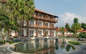 Novus Giri Puncak Resort & Spa